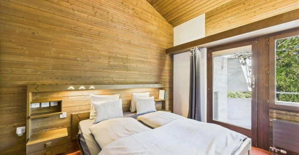 Möbliertes Hotelzimmer mit Balkon - wochenweise in Saas-Fee