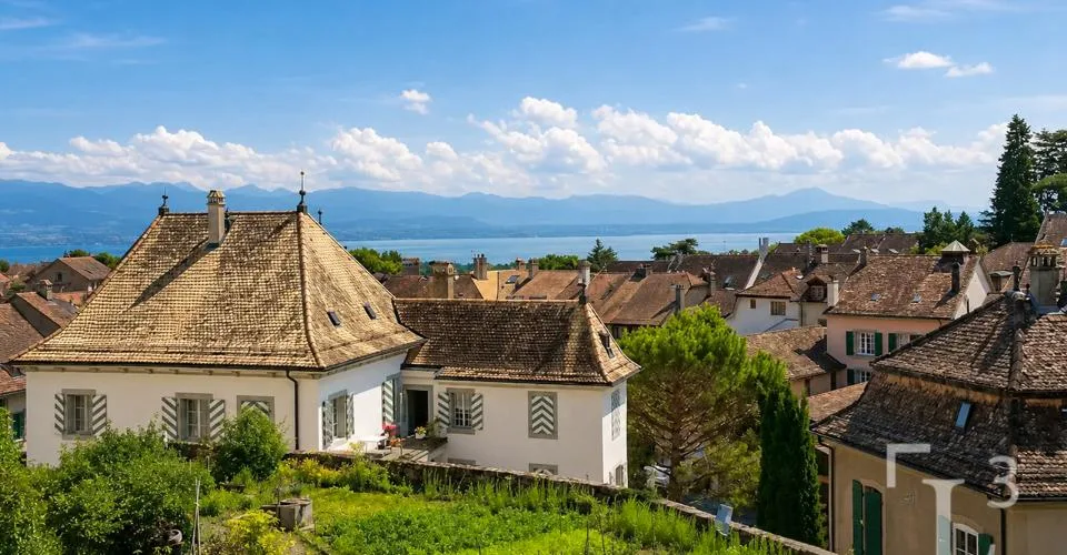 Maison au coeur de la vieille-ville avec l'option d'un jardin potager