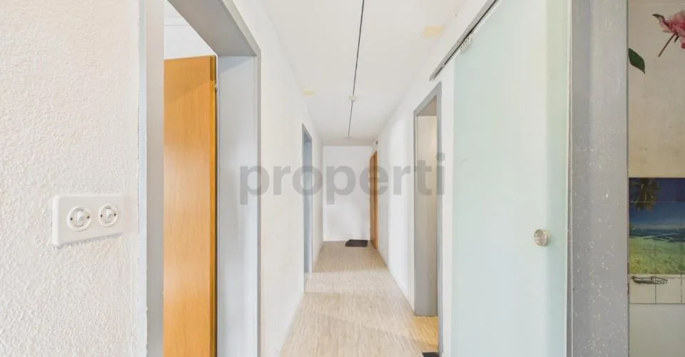 Lichtdurchflutetes Wohnen mit Balkon und Weitsicht – photo 16 sur 24