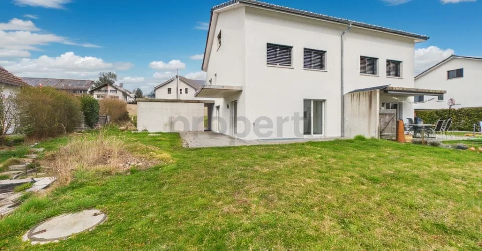 Moderne 5.5-Zimmer-Einfamilienhaus mit Minergie-Standard, Schmitten