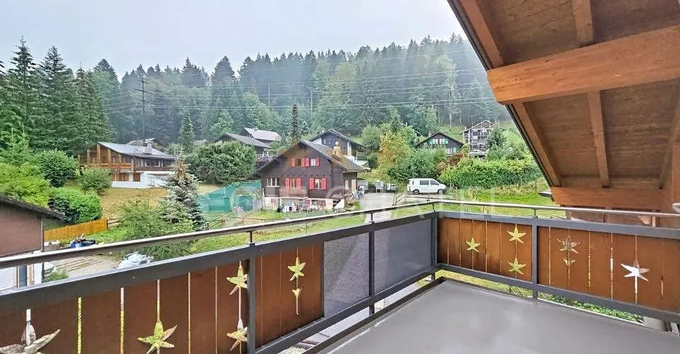 Magnifique 2.5pces avec 2 balcons dans les combles