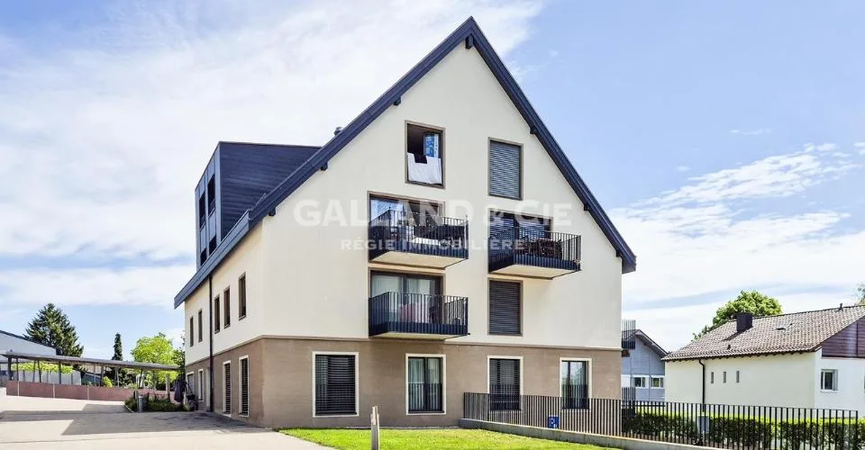 Appartement de 2½ pièces en duplex avec balcon