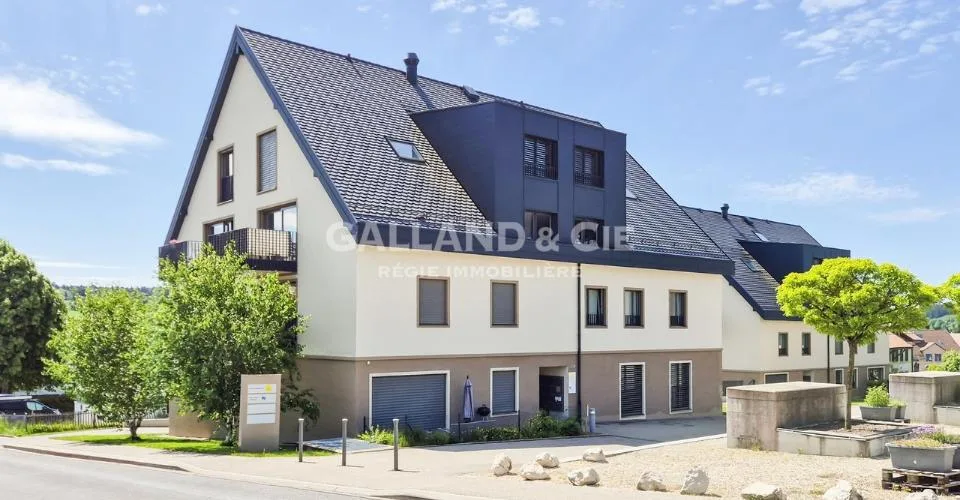 Appartement de 2½ pièces en duplex avec balcon