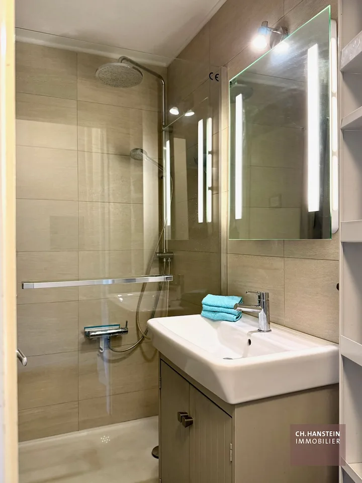 Charmant studio avec balcon ensoleillé et vue sur la vallée du Rhône