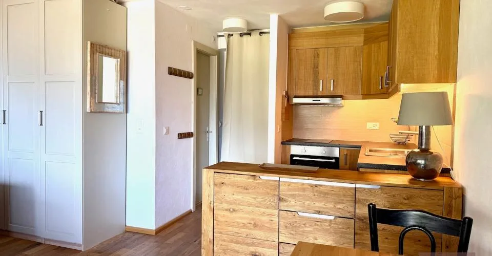 Charmant studio avec balcon ensoleillé et vue sur la vallée du Rhône