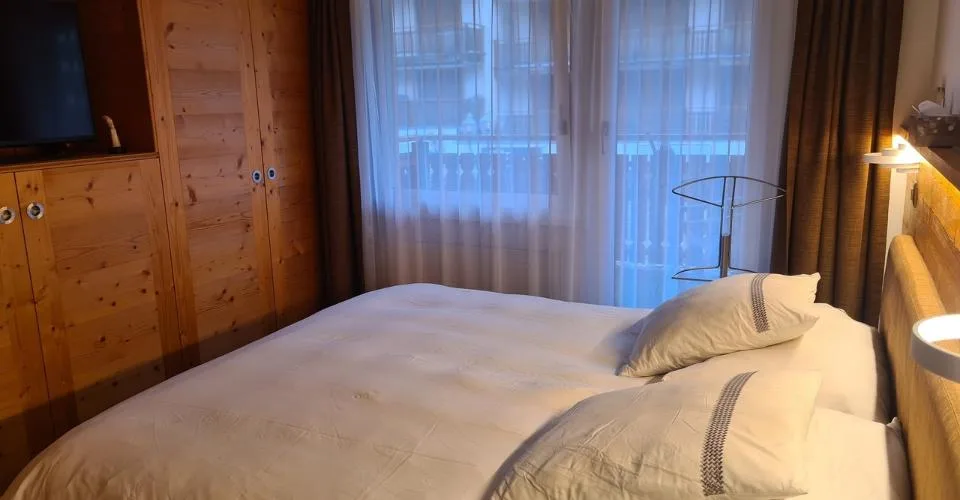 Beau 2.5 pces à louer à la saison d'hiver, au centre de Crans