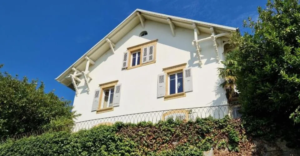 Logement de 3 pièces avec vue sur le lac et les Alpes