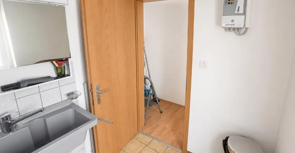 Studio luminoso di circa 25 m² con vista sul castello – foto 8 di 9