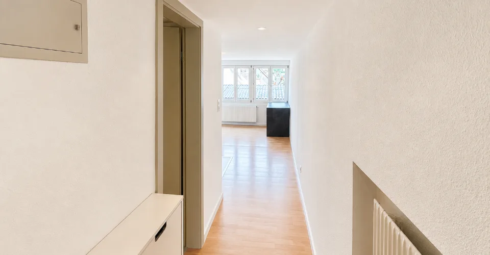 Studio luminoso di circa 25 m² con vista sul castello – foto 4 di 9