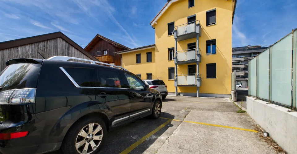 Saniertes Mehrfamilienhaus mit Attraktiver Rendite in Biel-Bienne