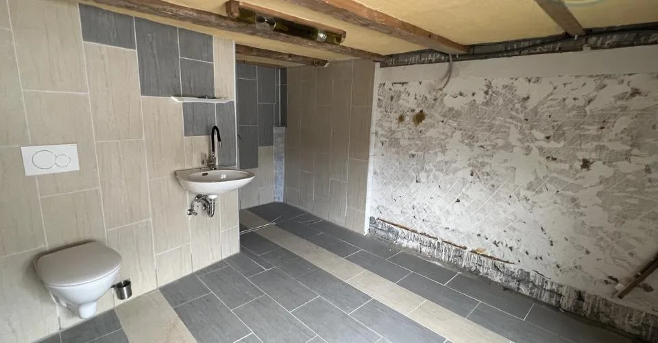 Maison mitoyenne a rénover ou transformer à Crémines – Foto 3 von 8