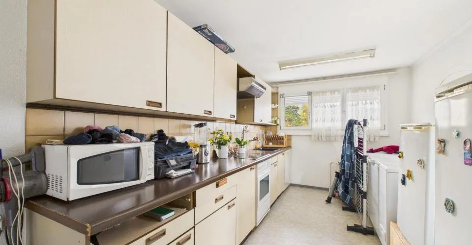Zweifamilienhaus mit 3.5-Zimmer-Wohnung und Gewerbefläche (Kebab-Laden) im Erdgeschoss