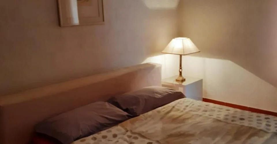 Attraktive 2.5-Zimmer-Wohnung mit Balkon in AgnoAttraente appartamento di 2,5 locali con balcone ad Agno