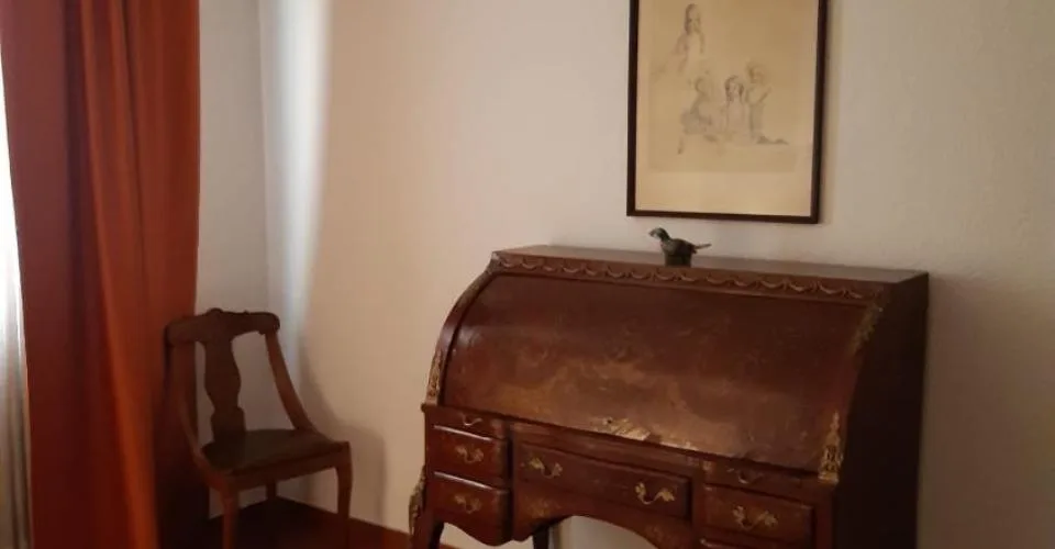 Attraktive 2.5-Zimmer-Wohnung mit Balkon in AgnoAttraente appartamento di 2,5 locali con balcone ad Agno