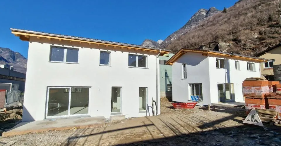 Villa individuelle en construction prochaine à Cadenazzo dans un nouveau complexe résidentiel