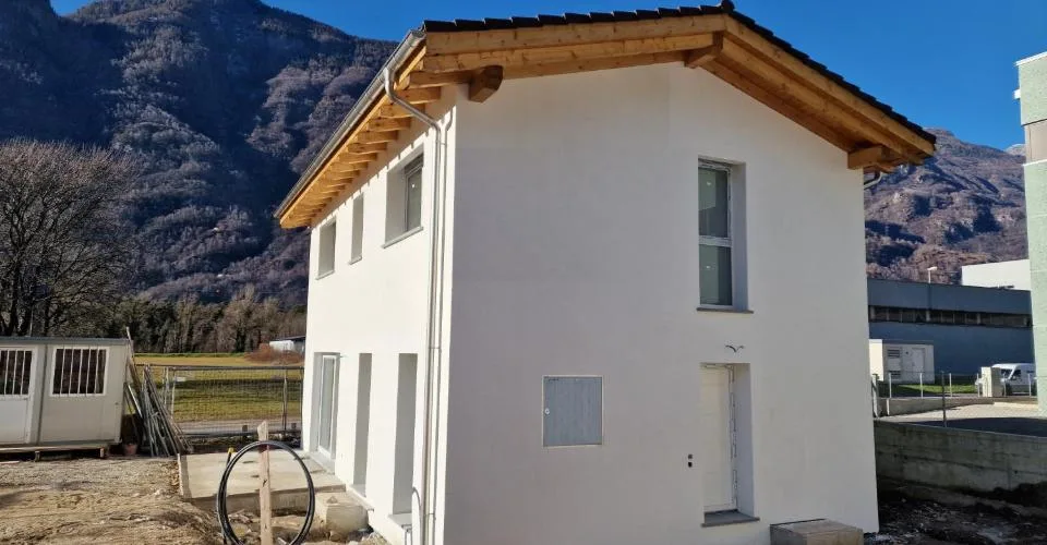 Villa individuelle en construction prochaine à Cadenazzo dans un nouveau complexe résidentiel