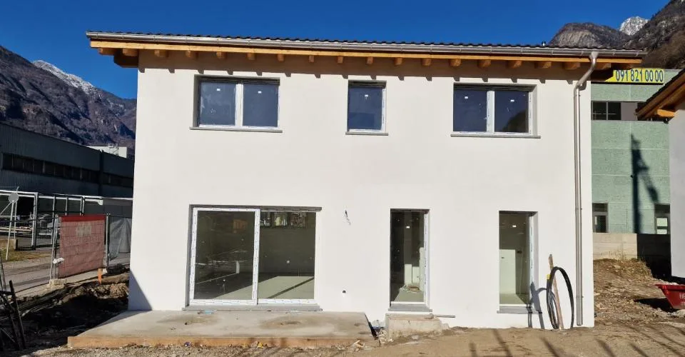 Villa individuelle en construction prochaine à Cadenazzo dans un nouveau complexe résidentiel