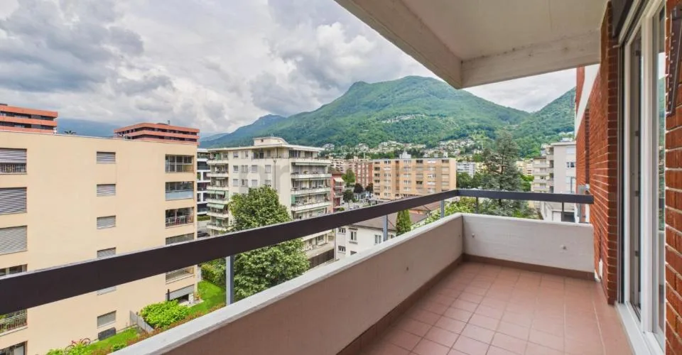 Luminoso appartamento ristrutturato 1.5 locali con balcone, Lugano