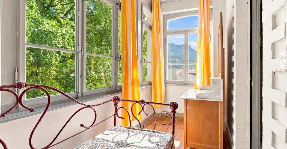 Maison d'époque avec fresques au cœur de la Leventina