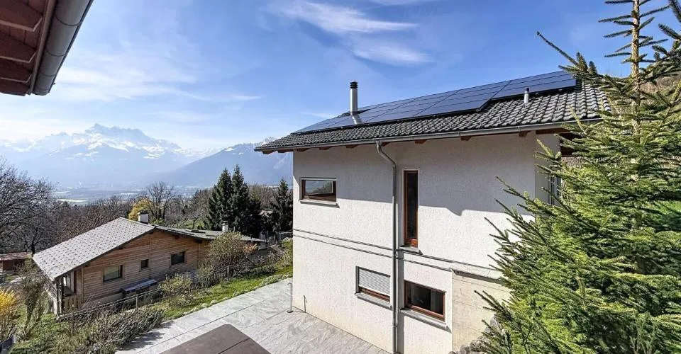 Magnifique villa d'architecte avec spectaculaire vue panoramique sur la plaine et les Dents-du-Midi
