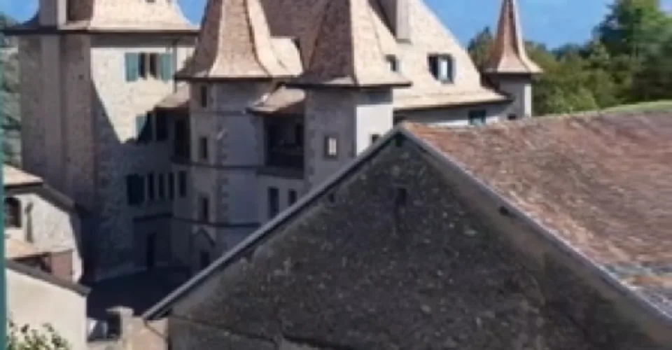 Proche de Lausanne, maison villageoise à transformer entièrement