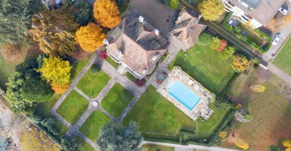 Maison de maître au caractère d'antan, emplacement exceptionnel !
