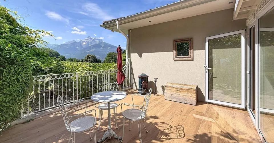 Cosy villa plain pied avec magnifique vue sur les montagnes et les Dents-du-Midi