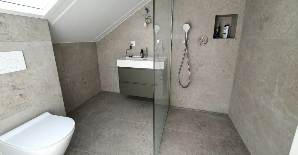 Superbe attique de 3.5 pièces avec balcon sud – photo 5 sur 9