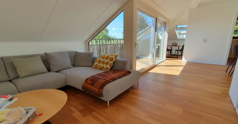 Superbe attique de 3.5 pièces avec balcon sud – photo 3 sur 9