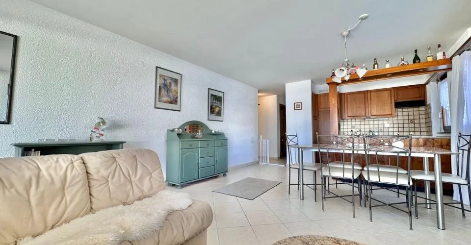 Bel appartement 3.5 pièces en rez-de-jardin prés de l'arrêt de funiculaire de Blûche - Ref. 1007-684