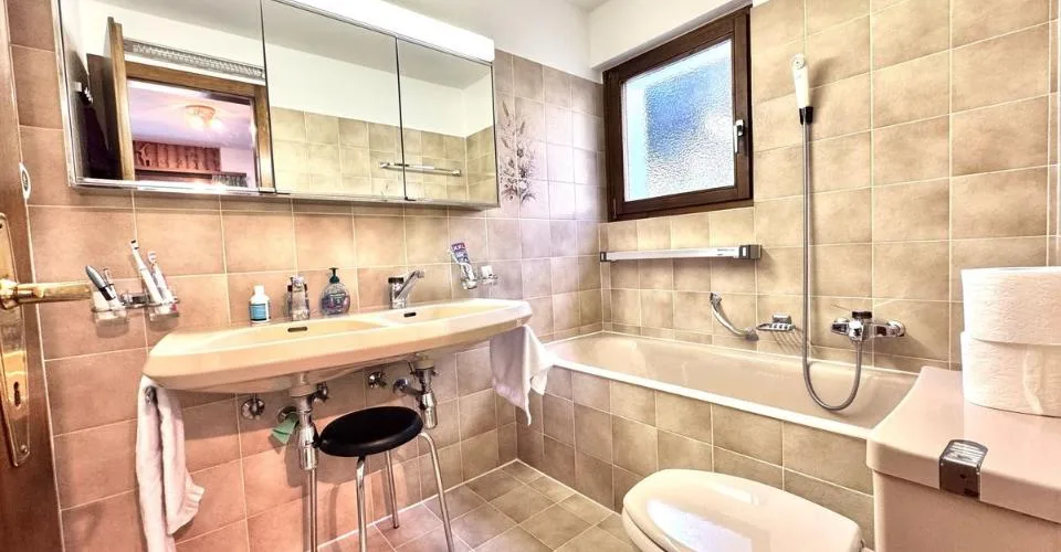 Bel appartement 3.5 pièces en rez-de-jardin prés de l'arrêt de funiculaire de Blûche - Ref. 1007-684