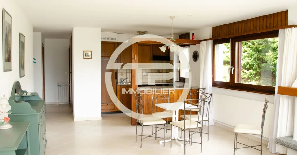 Bel appartement 3.5 pièces en rez-de-jardin prés de l'arrêt de funiculaire de Blûche - Ref. 1007-684