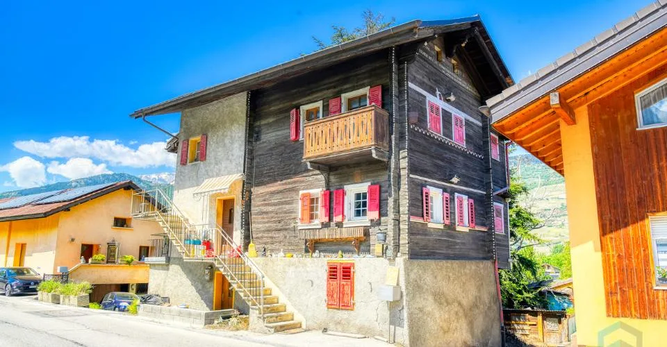 EXCLUSIVITE Immeuble de 3 appartements à rénover au centre du village – foto 6 di 9