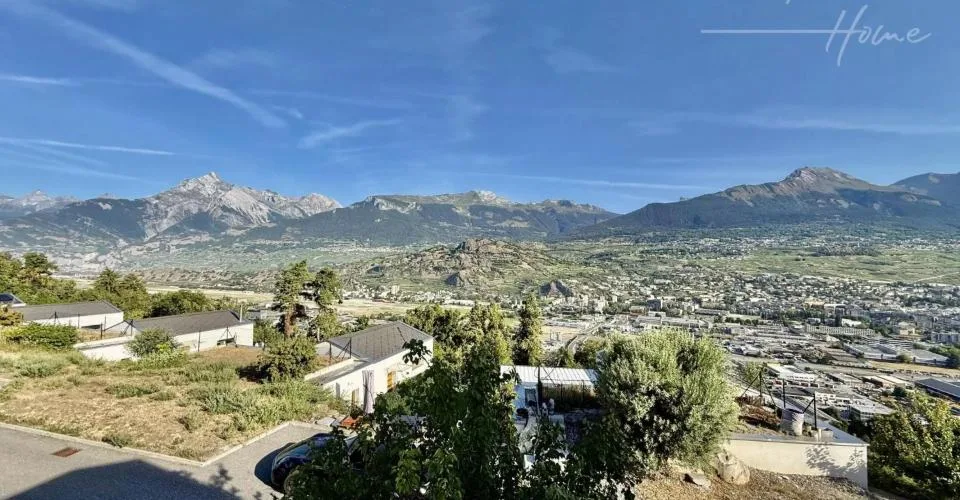 Villa moderne avec vue panoramique sur la vallée du Rhône