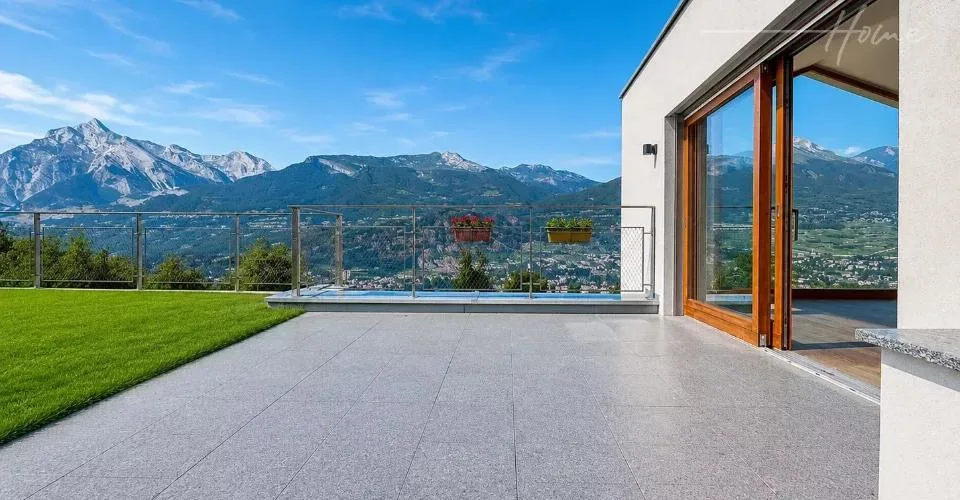 Villa moderne avec vue panoramique sur la vallée du Rhône