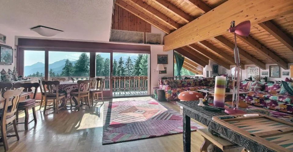 Exclusivité. Crans, attique duplex de 5.5 pièces avec vue