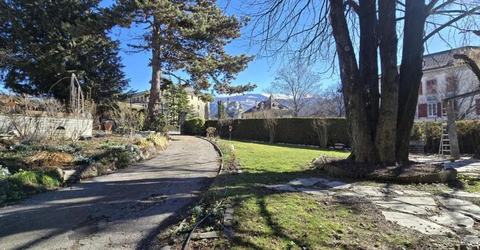 Villa de Maître 8.5 pièces de 712m2 au coeur de Sion