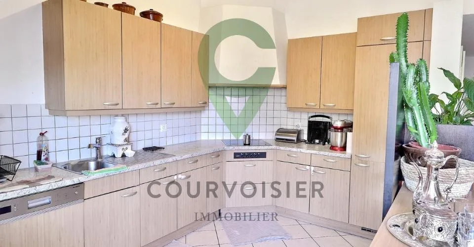 DUPLEX DE 5.5 PIECES DANS PETITE COPROPRIÉTÉ – photo 4 sur 12