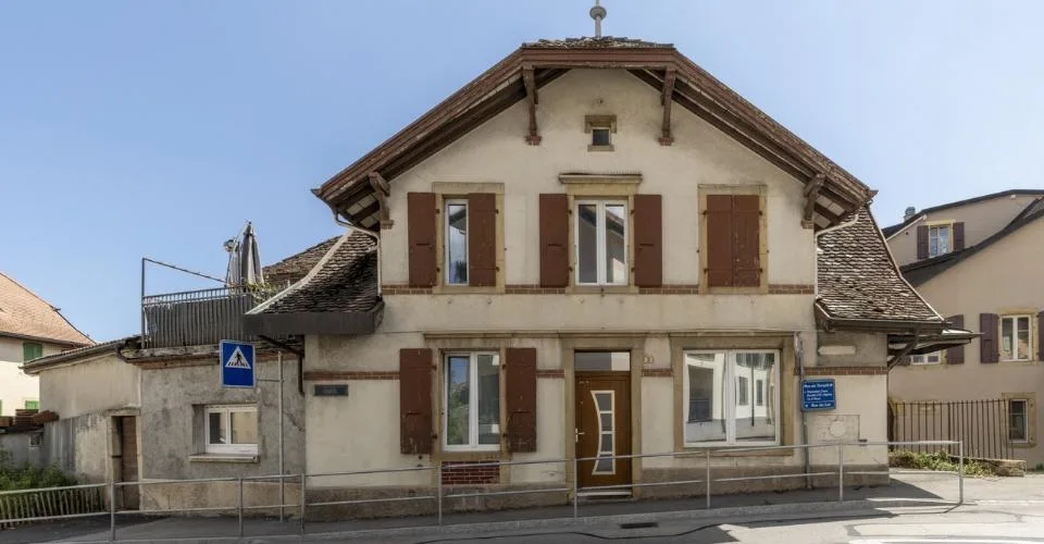 Immeuble mixte à haut potentiel au cœur du village de Bôle (Commune de Milvignes) – foto 2 di 4