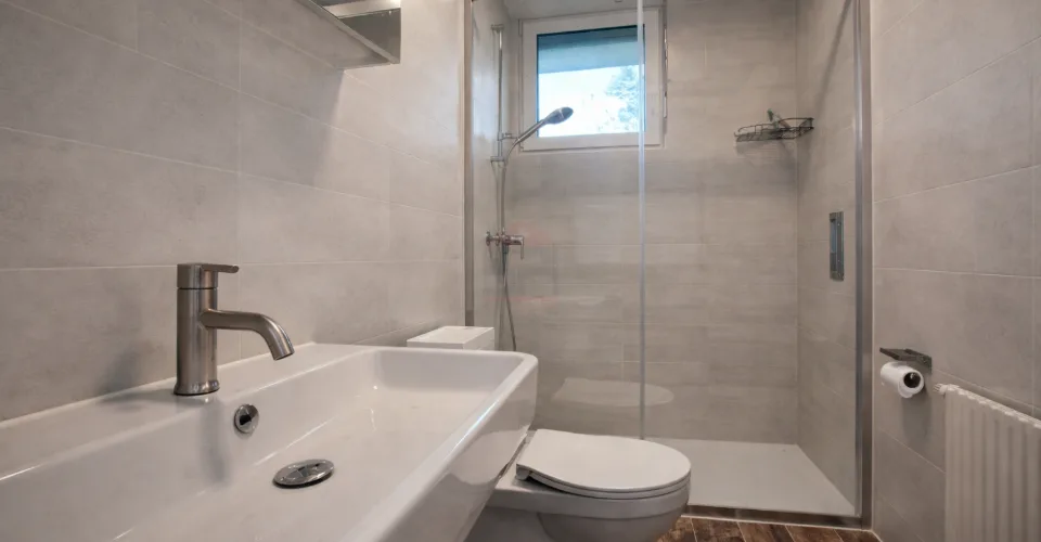 Élégante villa individuelle aux volumes généreux sur parcelle arborée de 1'088 m²