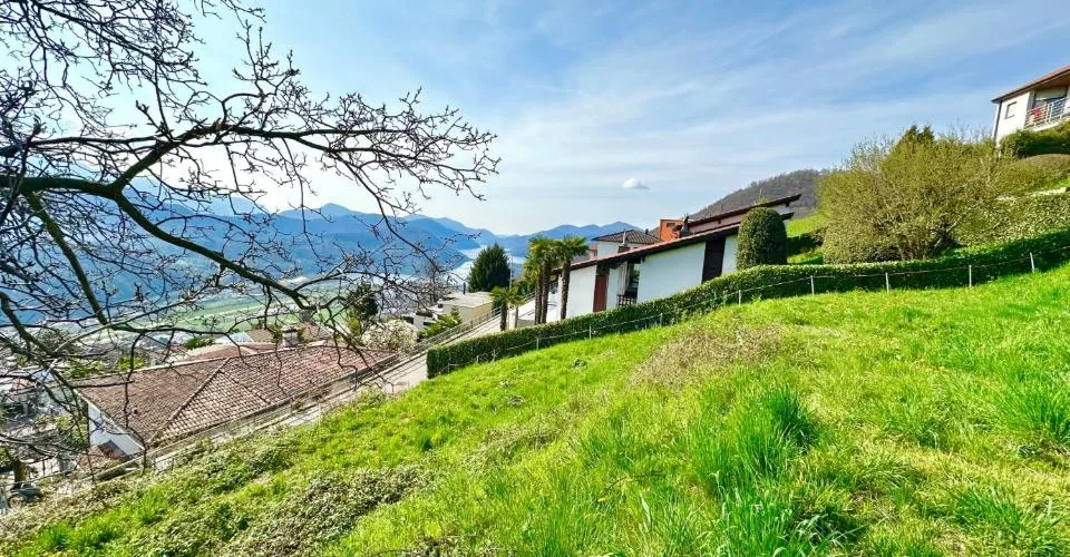 Terreno Edificabile con Vista Lago a Cademario  Con Progetto .
