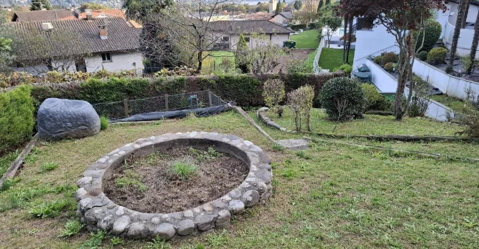 Terreno edificabile con vista lago e accesso privato  posizione esclusiva vicino al Lago di Lugano