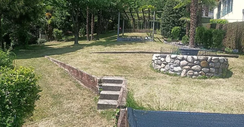 Terreno edificabile con vista lago e accesso privato  posizione esclusiva vicino al Lago di Lugano