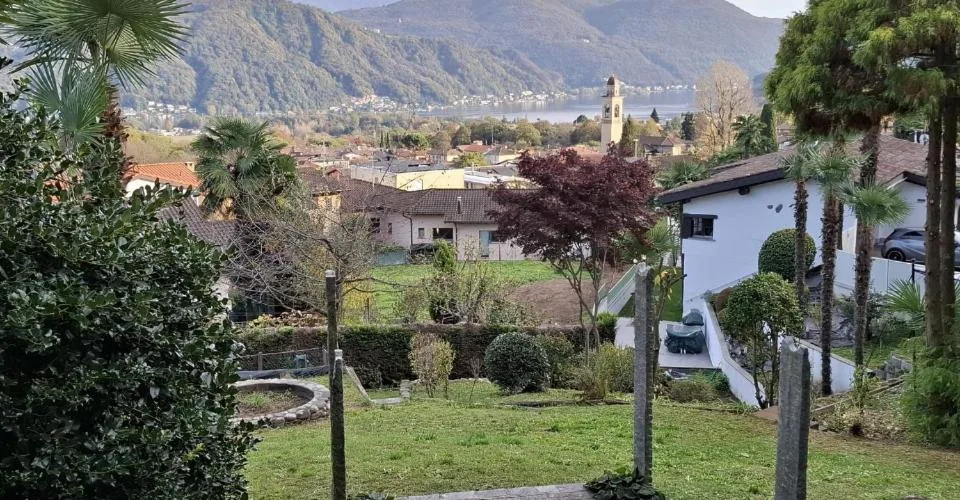 Terreno edificabile con vista lago e accesso privato  posizione esclusiva vicino al Lago di Lugano