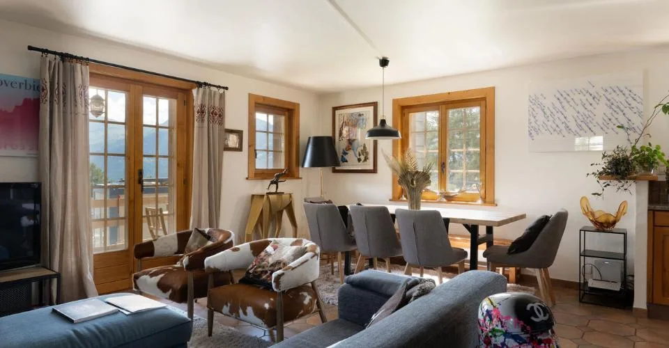 Chalet avec Permis pour Rénovation! – photo 3 sur 7