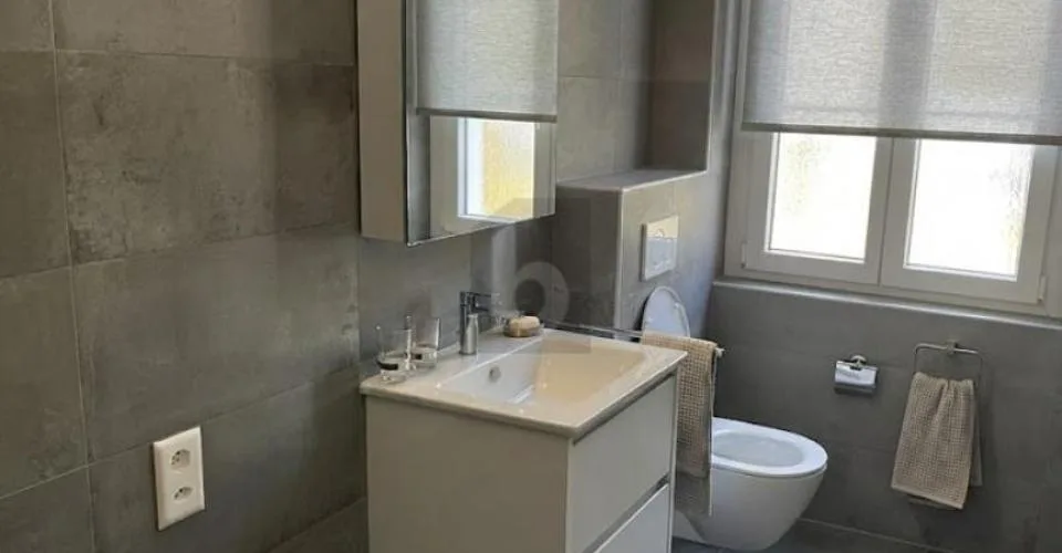 RÉNOVÉ, SPACIEUX ET LUMINEUX – Foto 10 von 12