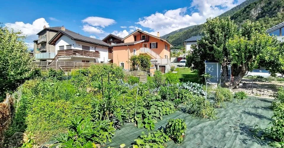 Grône, maison de 4.5 pièces de 151 m2 avec extérieures verdoyant et 2 places de parc – photo 49 sur 50