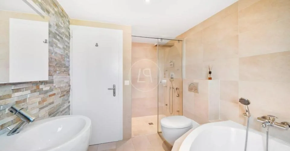 Bellissima villa familiare con vista panoramica a Lutry – foto 24 di 24