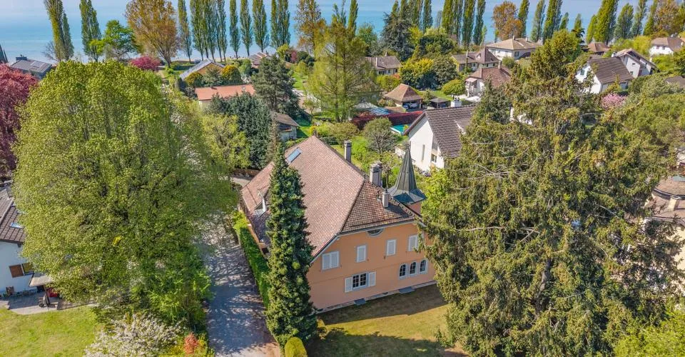 Propriété d'exception aux volumes spectaculaires à 1 minute du lac ! – Foto 3 von 13