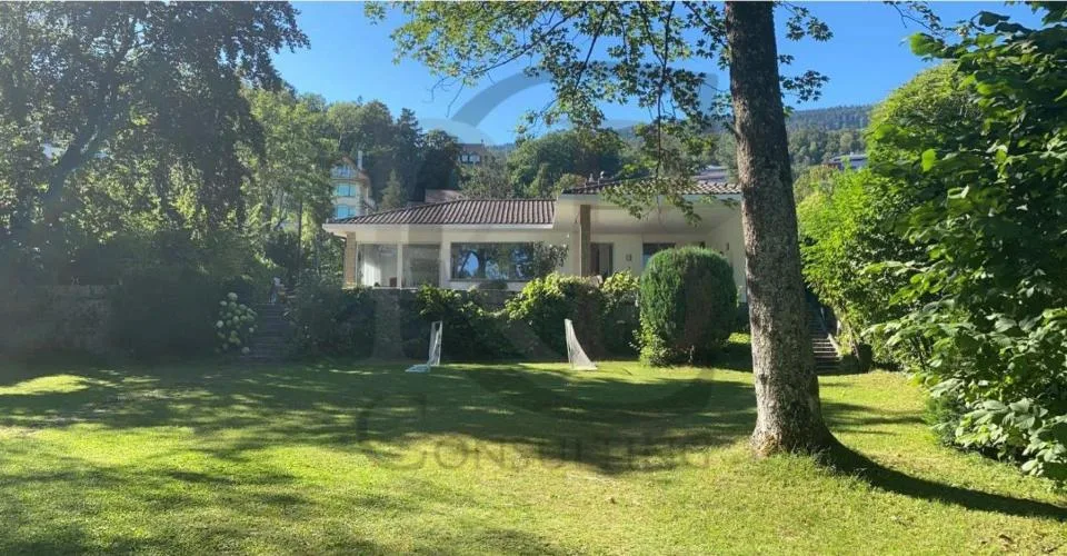 Villa au bord du lac, dotée d'un spacieux jardin - 9 mois (octobre 2026 à juin 2027)